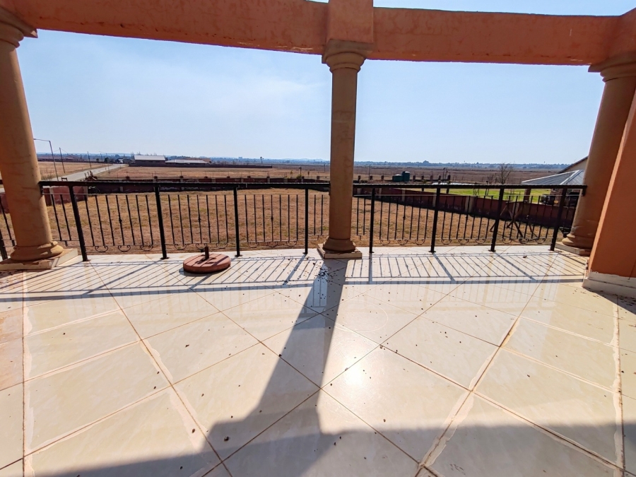 5 Bedroom Property for Sale in Grimbeeck Park North West